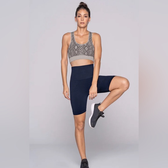 leonisa Pants - Smoothing High-Rise Long Active Short